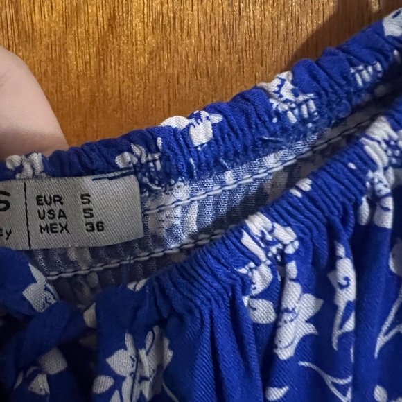 Blue Dress with White Floral Pattern - Picture 3 of 4